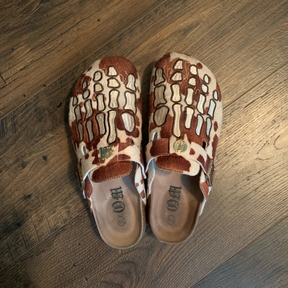 Brown and White Slippers with Adjustable Straps